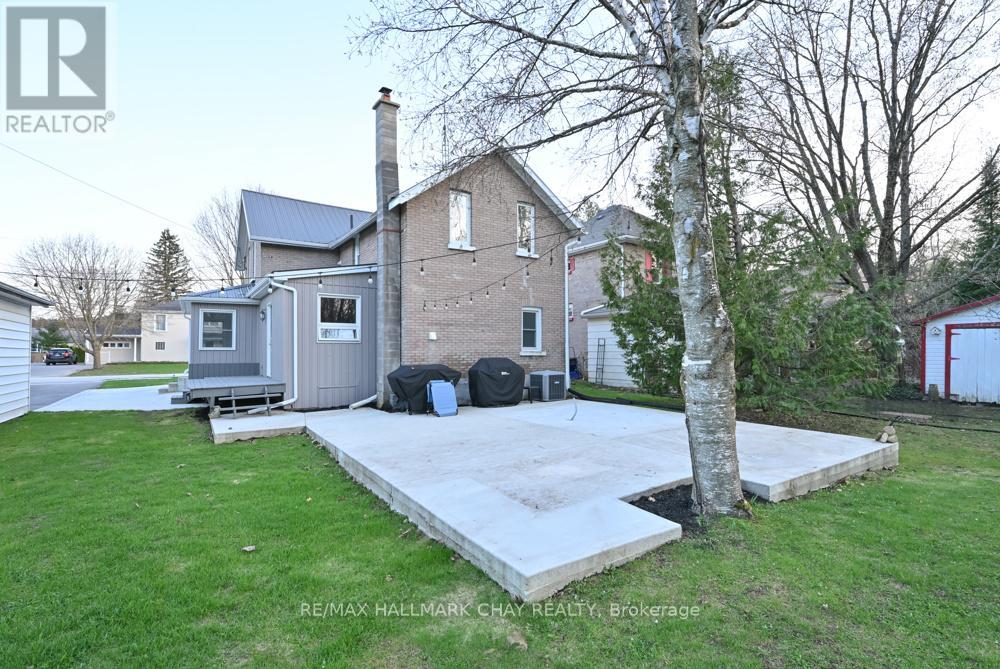 48 CAROLINE STREET W - 29
