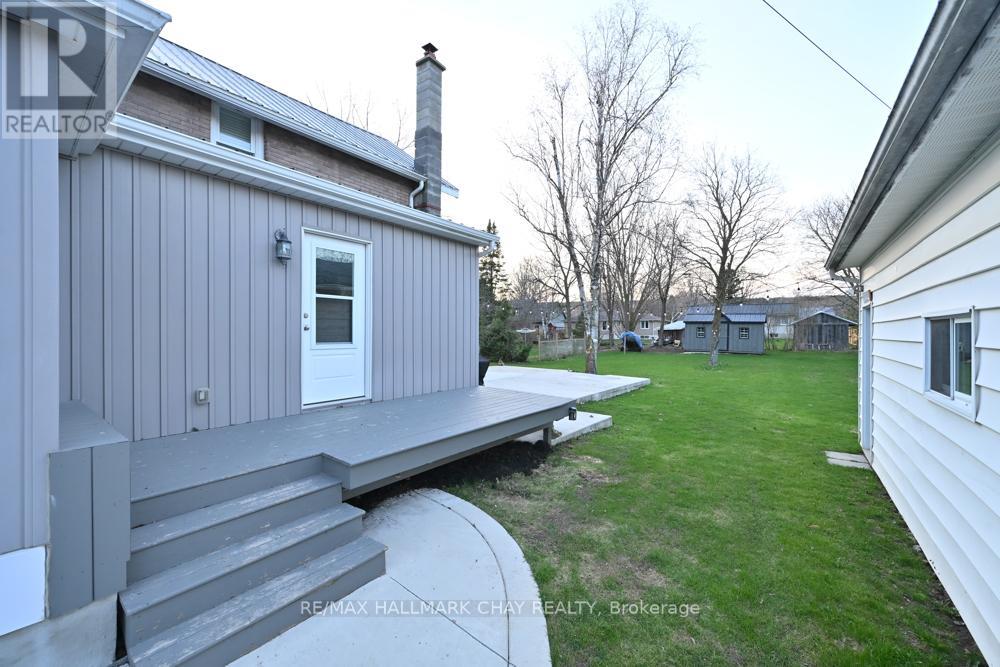 48 CAROLINE STREET W - 32