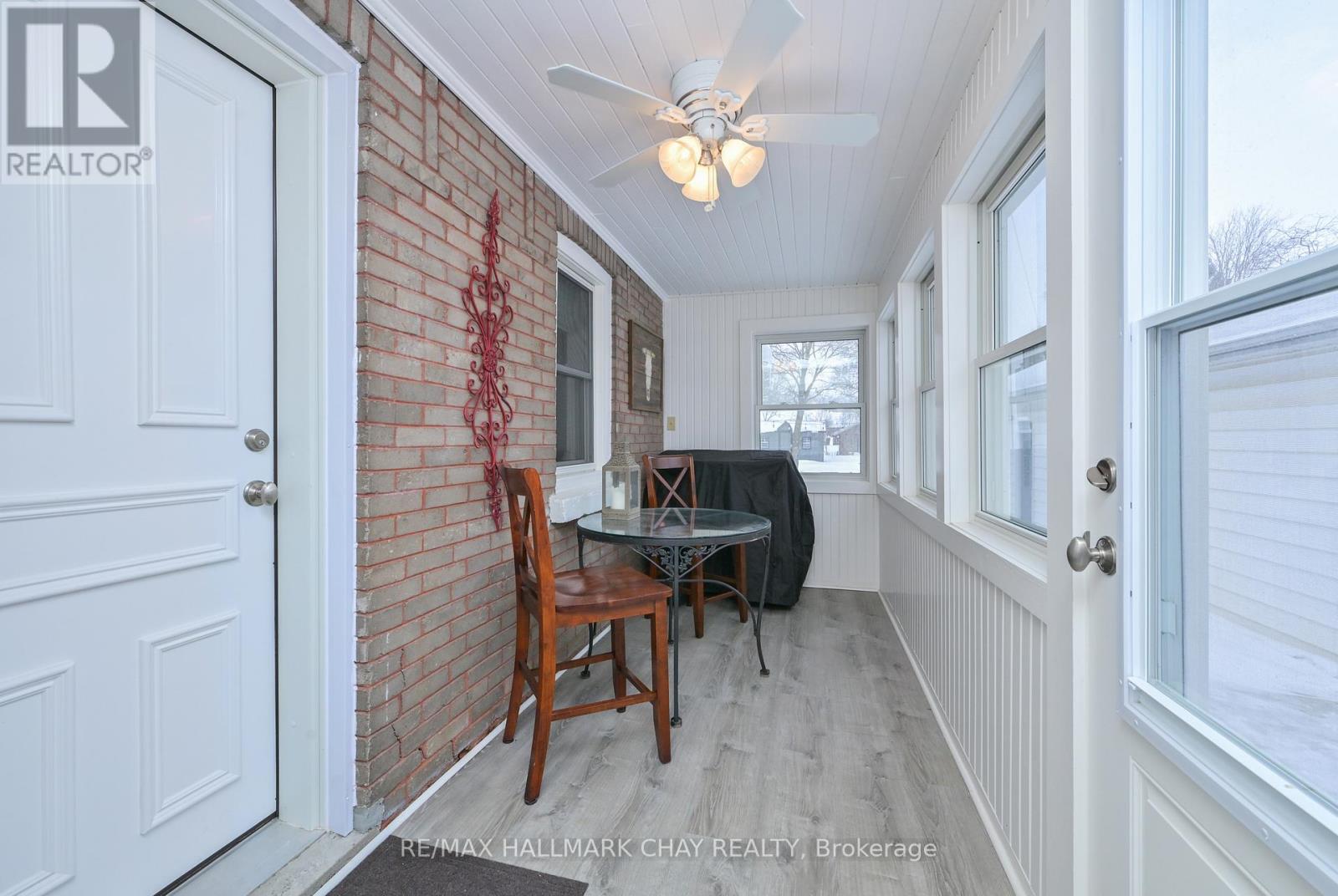 48 CAROLINE STREET W - 14