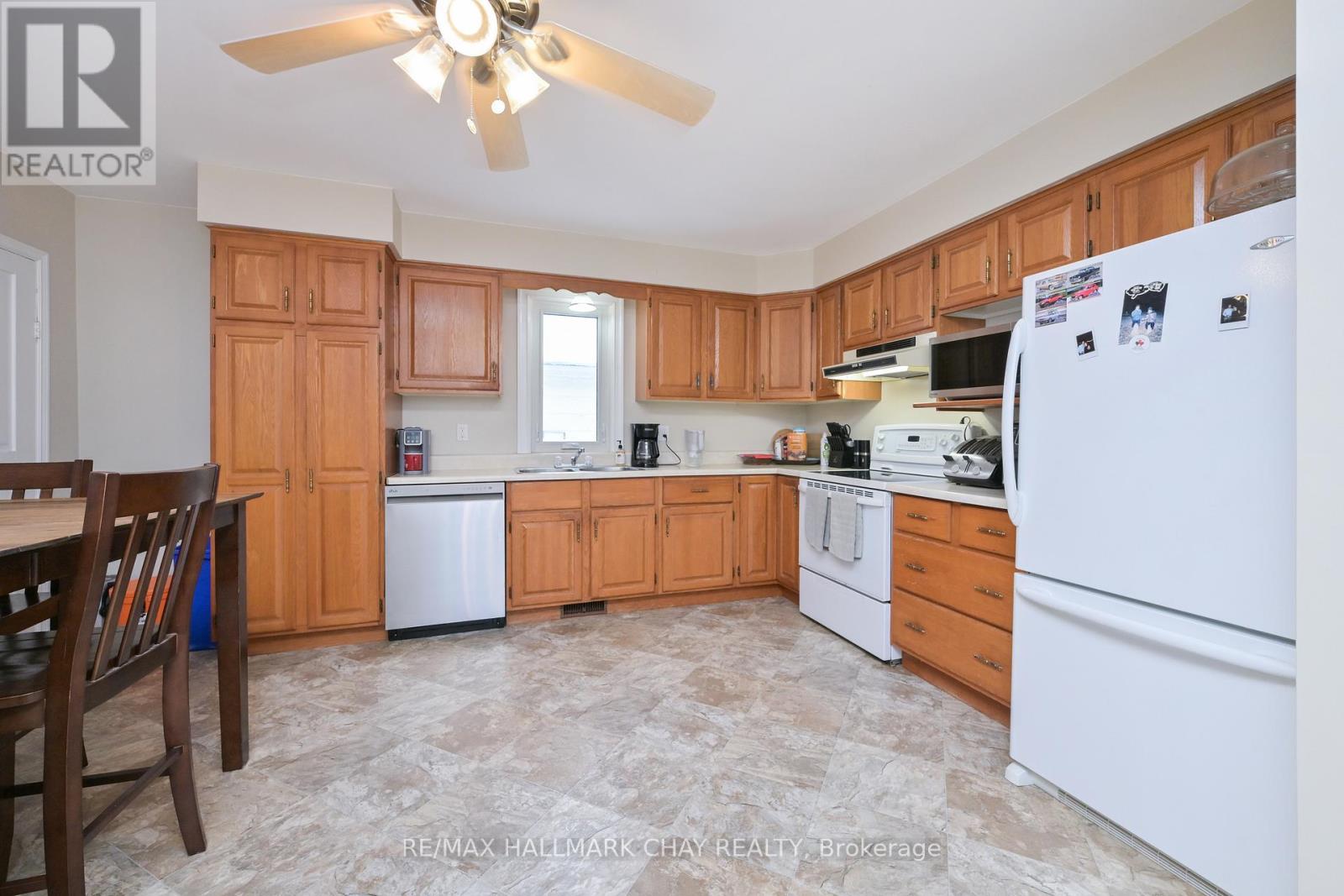 48 CAROLINE STREET W - 5