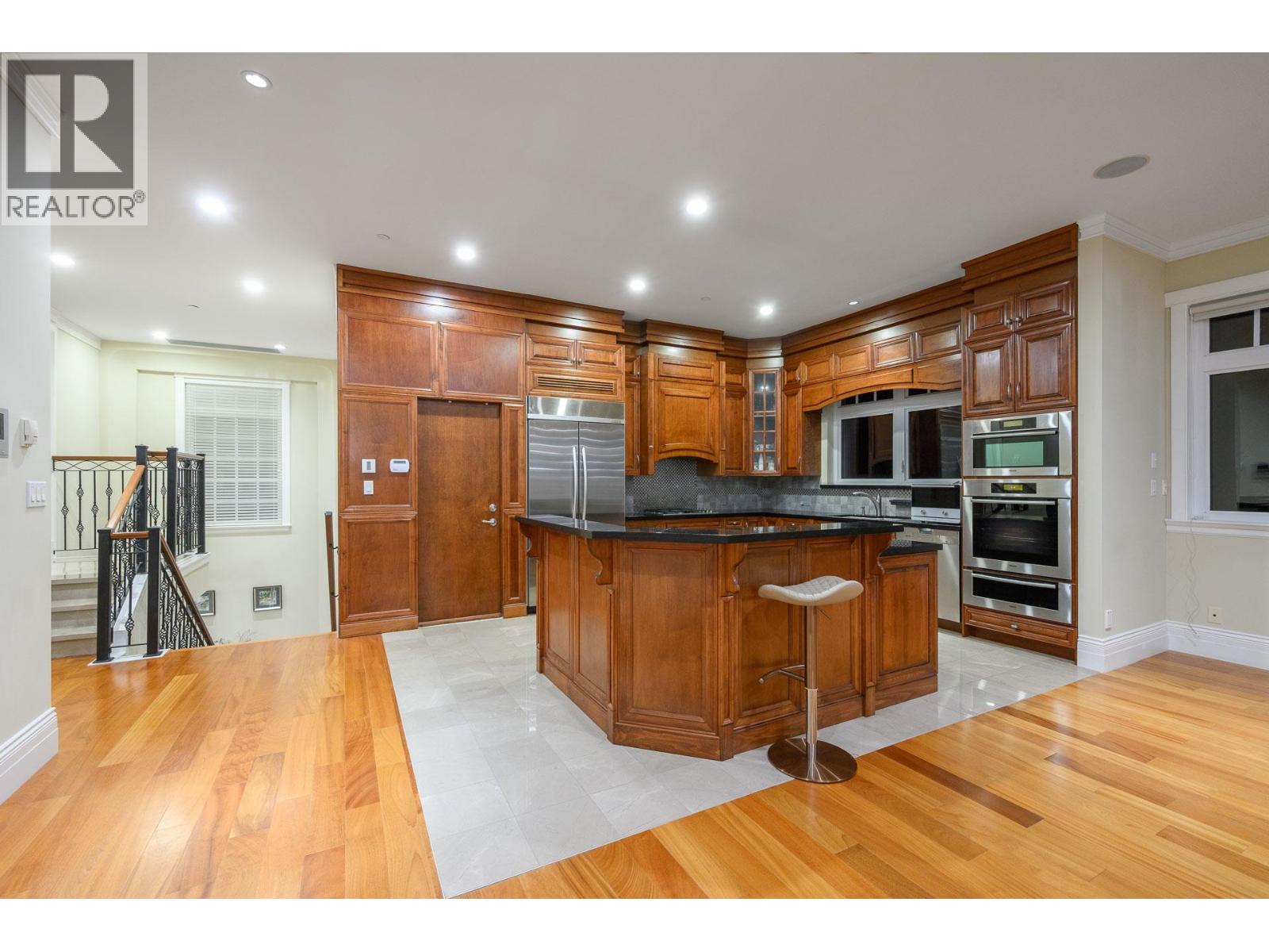 2420 HALSTON COURT, West Vancouver