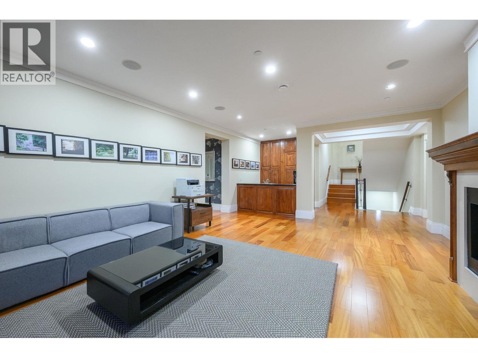2420 HALSTON COURT, West Vancouver