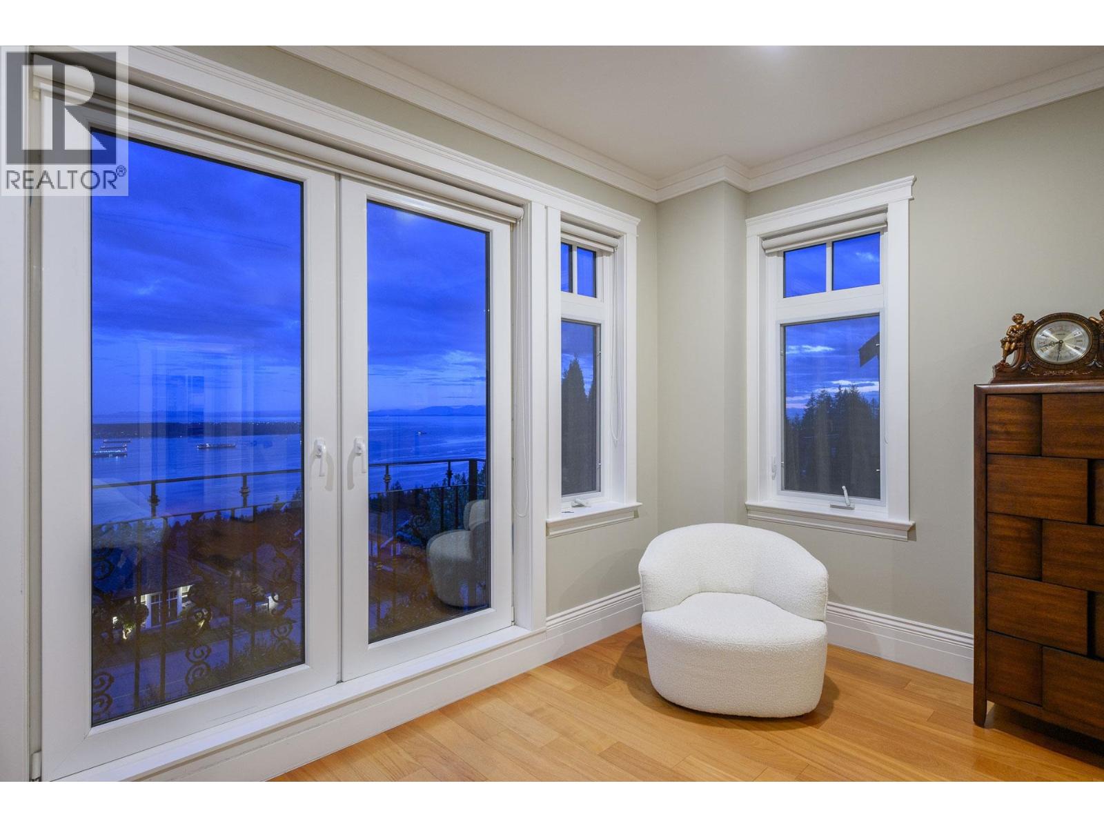 2420 HALSTON COURT, West Vancouver