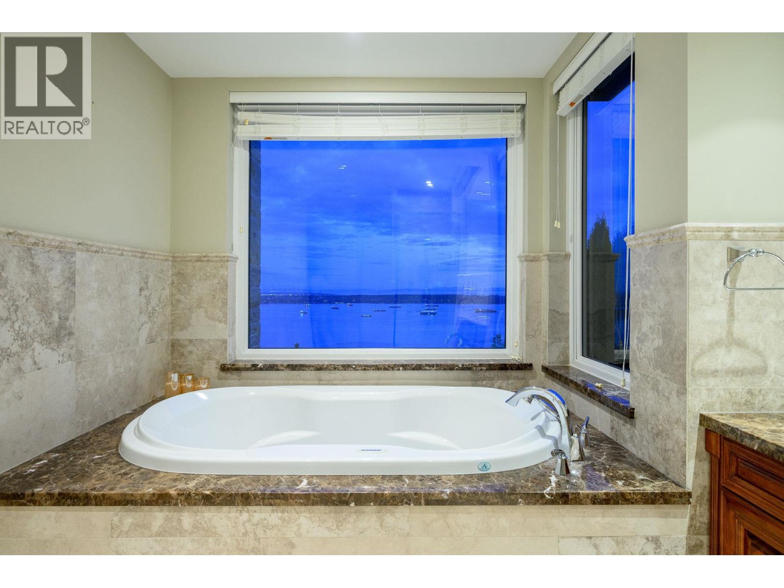 2420 HALSTON COURT, West Vancouver