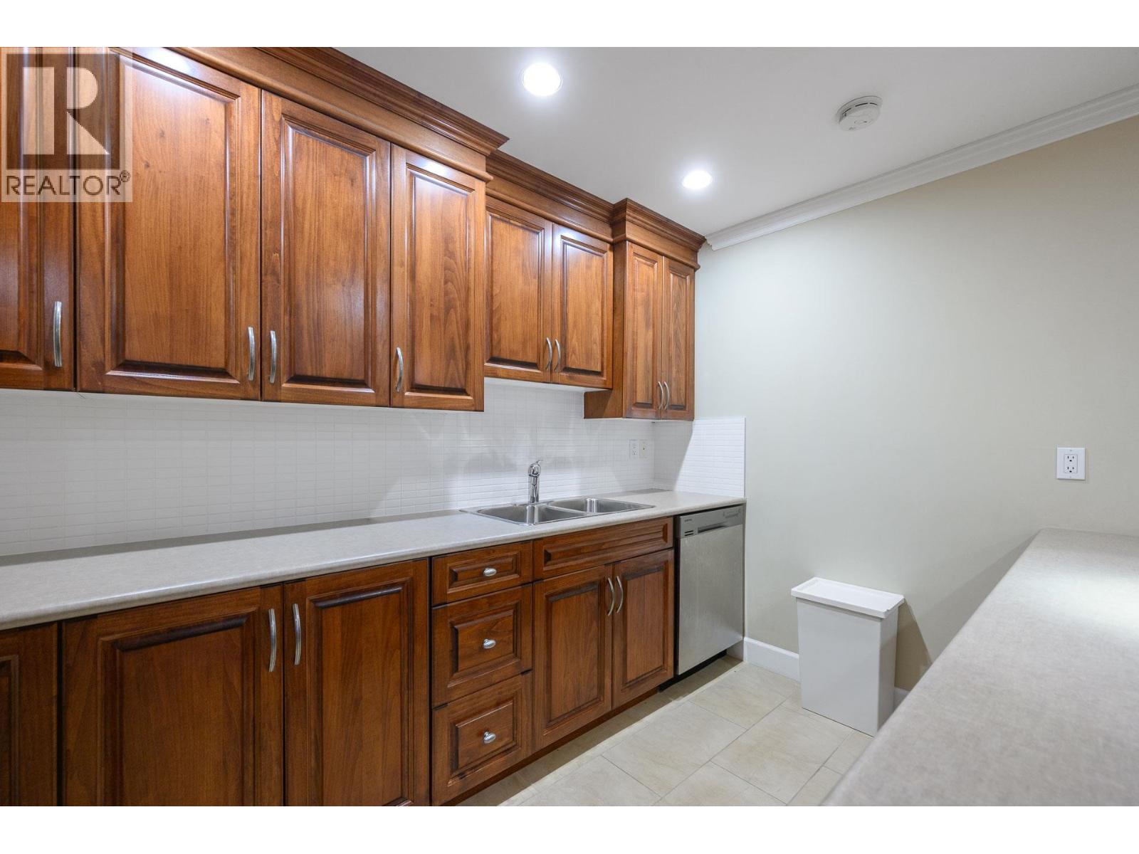 2420 HALSTON COURT, West Vancouver
