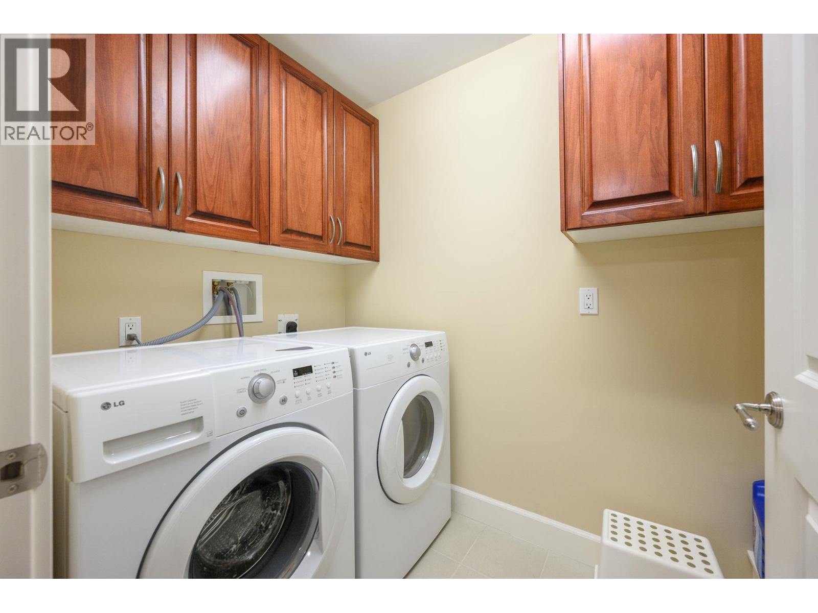 2420 HALSTON COURT, West Vancouver