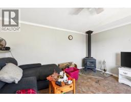 Living room - 5880 Gardi Road, Kamloops, BC V1S2A1 Photo 7