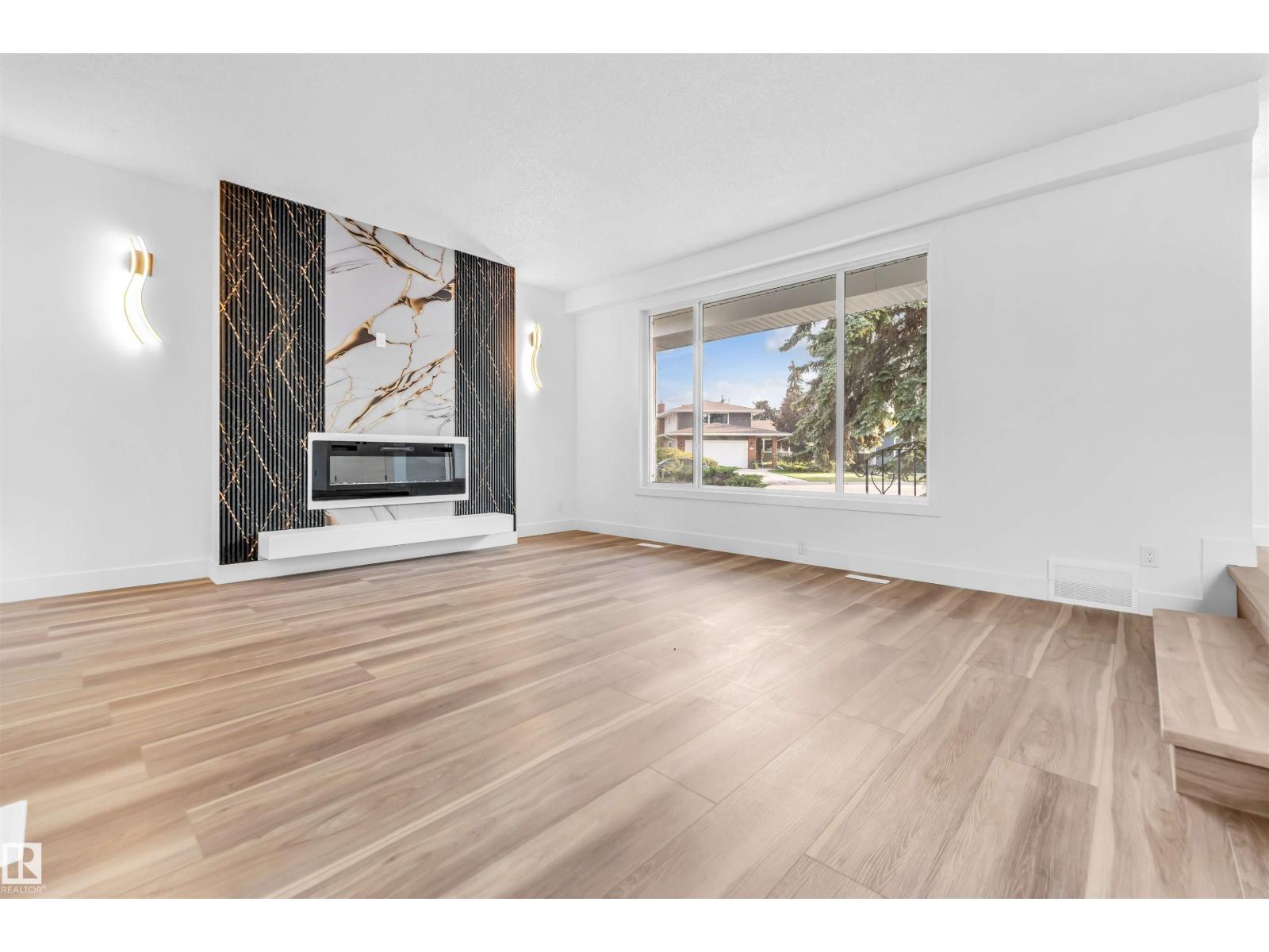 3508 84 ST NW - 10