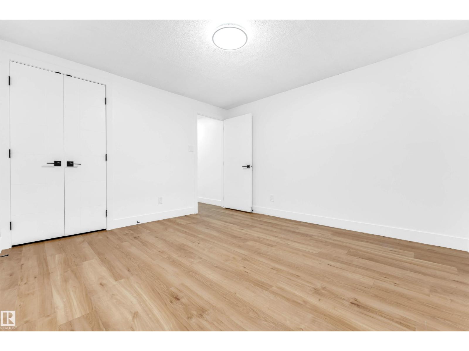 3508 84 ST NW - 15
