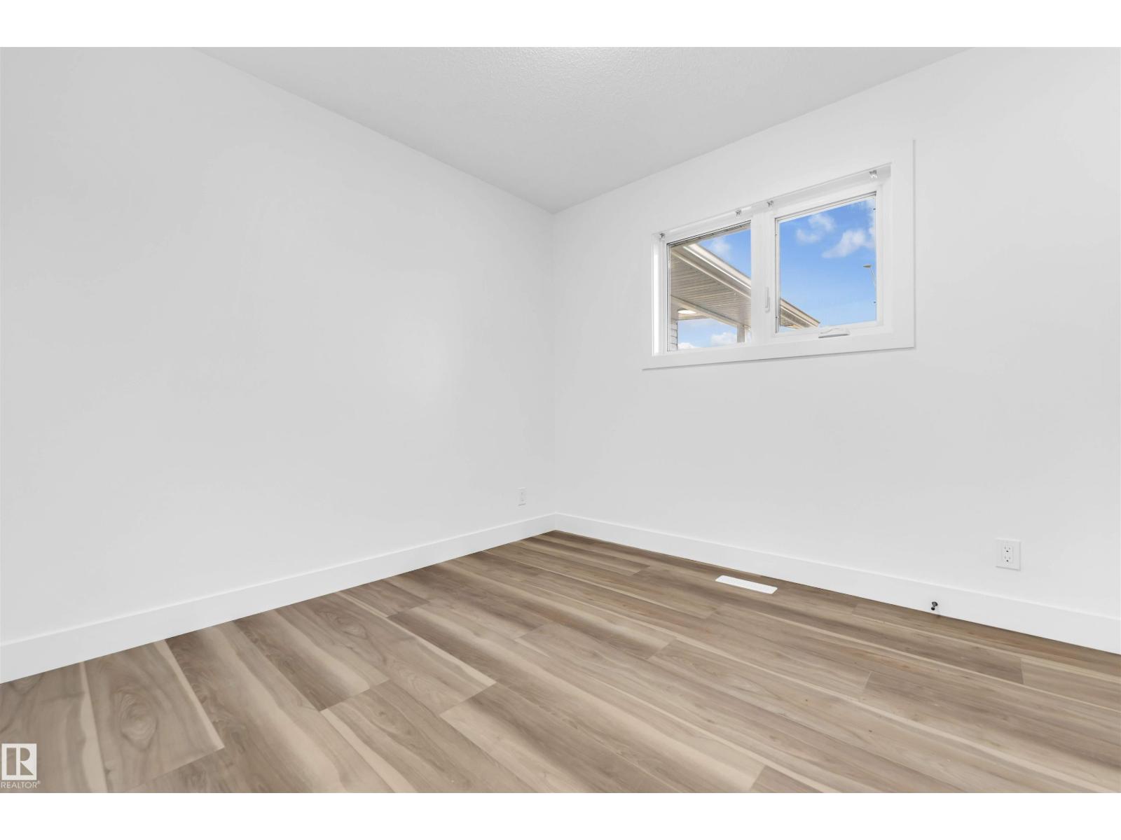 3508 84 ST NW - 21