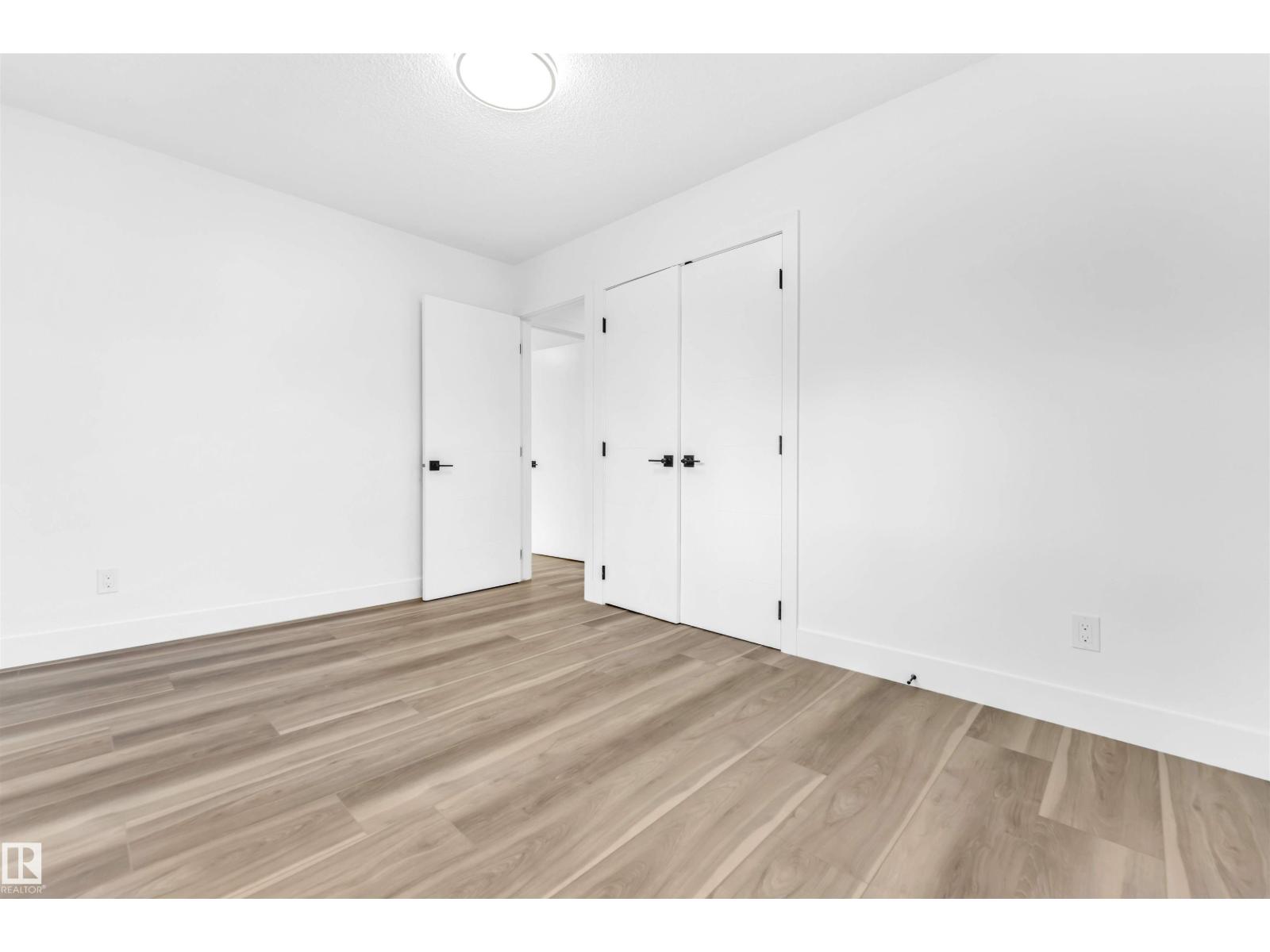 3508 84 ST NW - 23