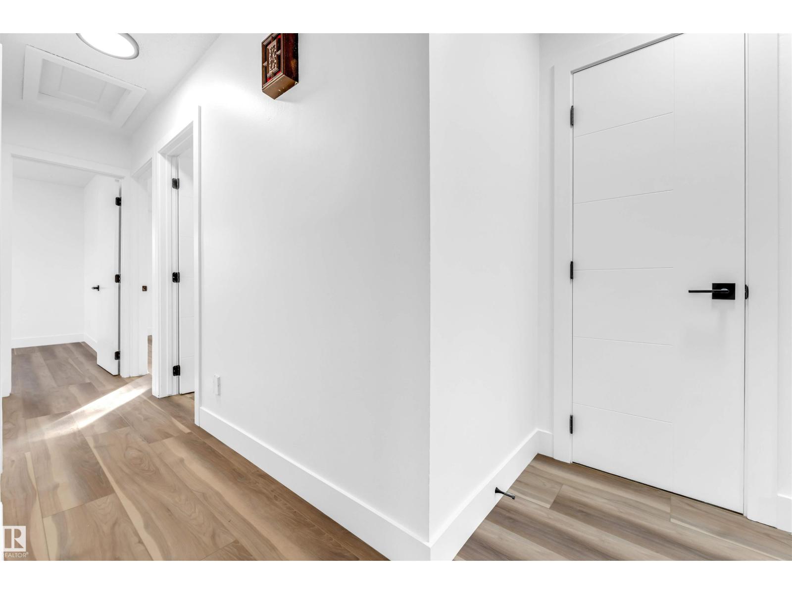 3508 84 ST NW - 39