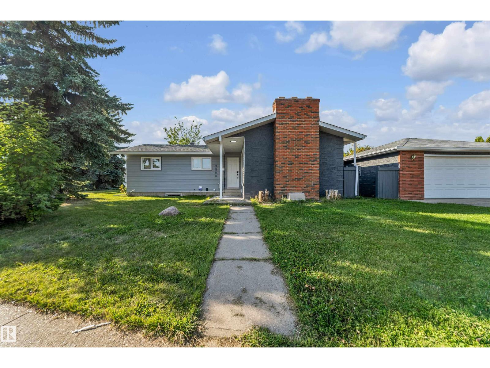 3508 84 ST NW - 4