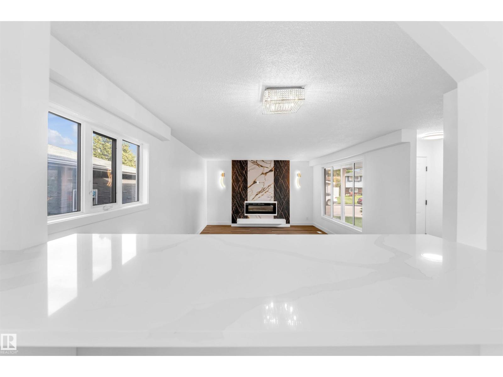 3508 84 ST NW - 8