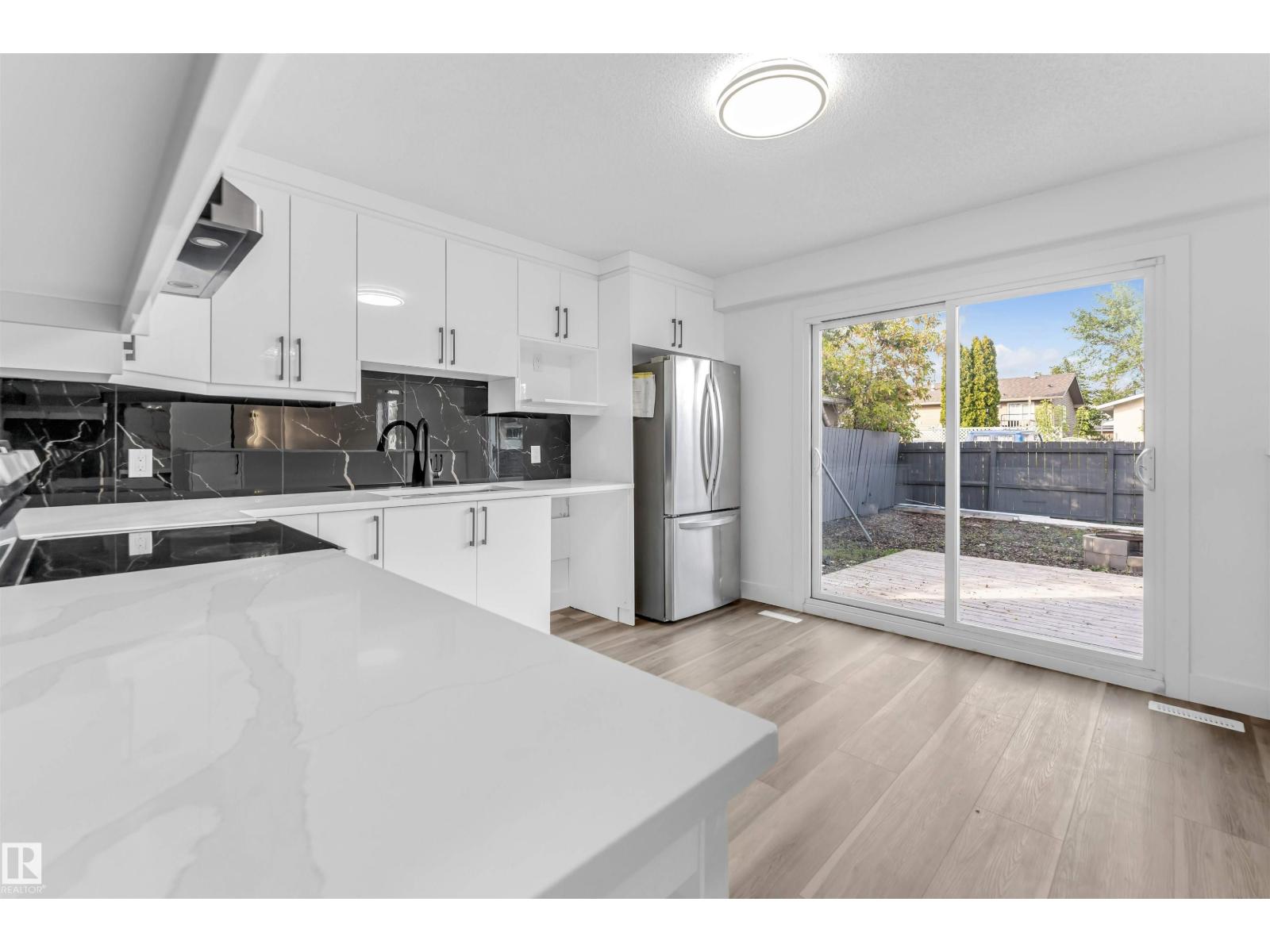 3508 84 ST NW - 9