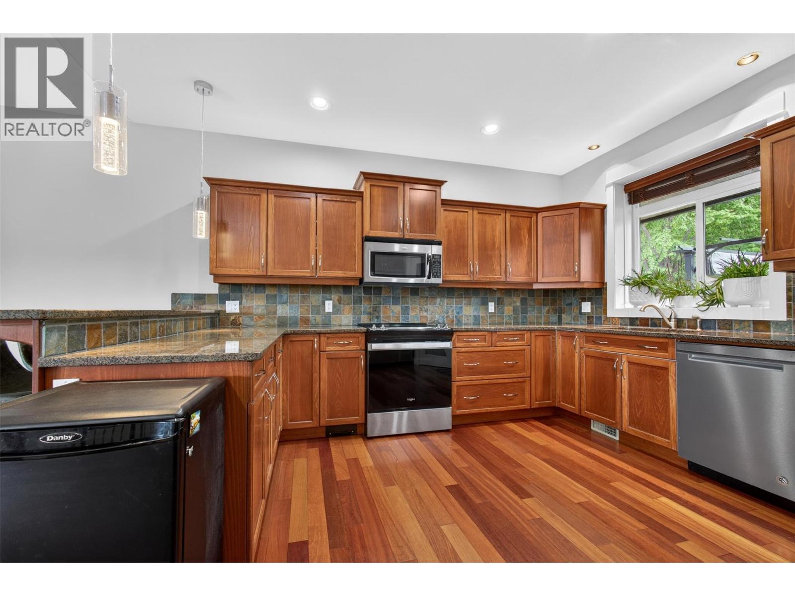  539 South Crest Drive, Kelowna