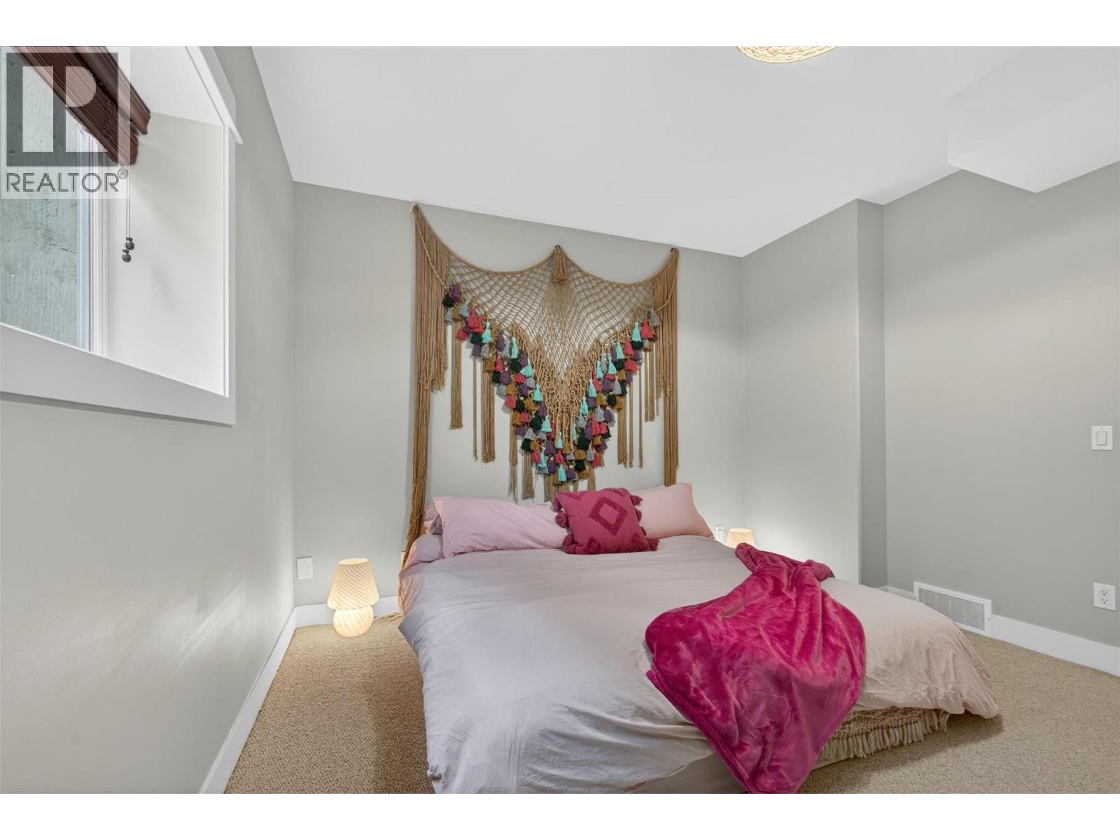  539 South Crest Drive, Kelowna