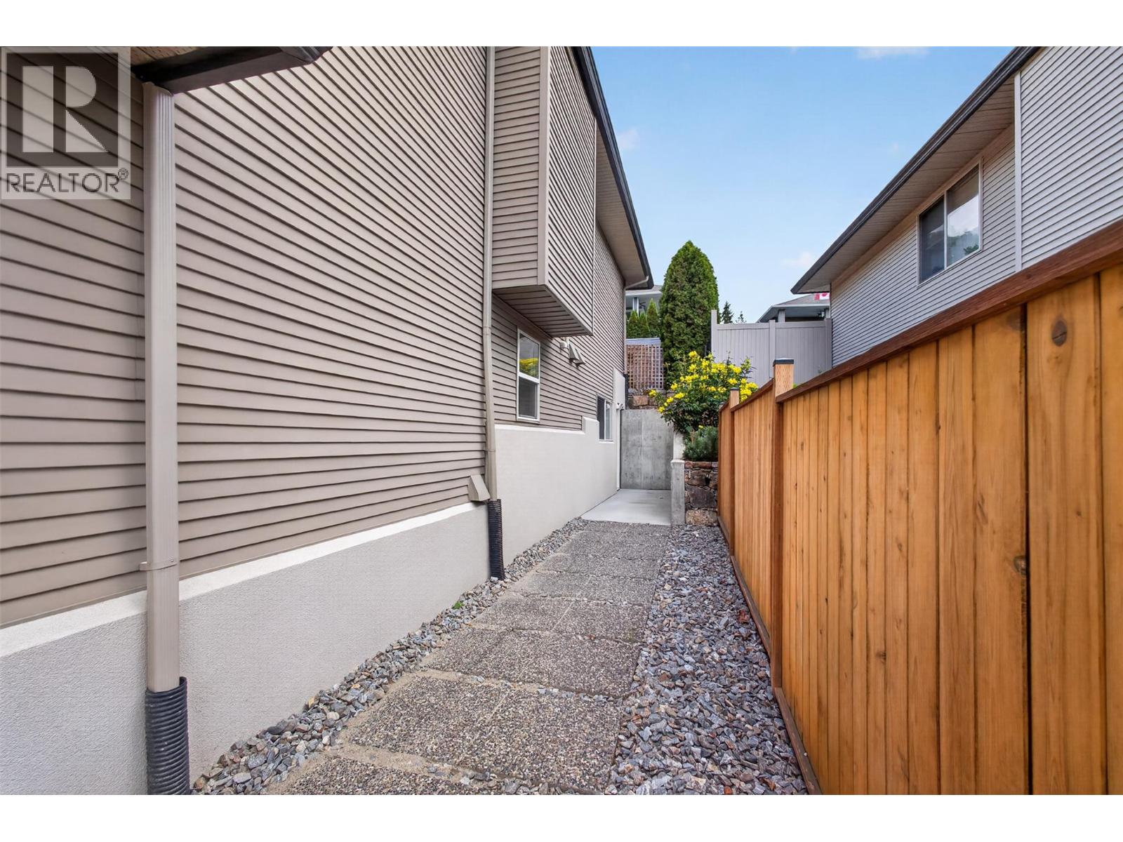  539 South Crest Drive, Kelowna