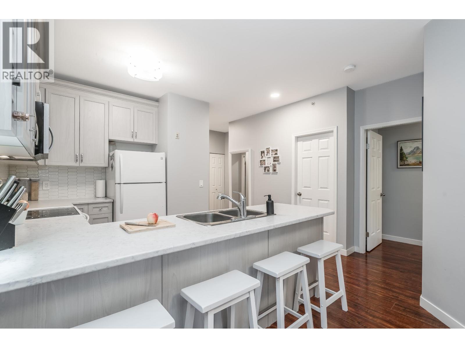 104 2109 ROWLAND STREET, Port Coquitlam
