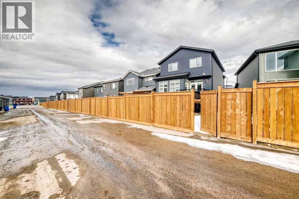 385 Edith Road NW - 37