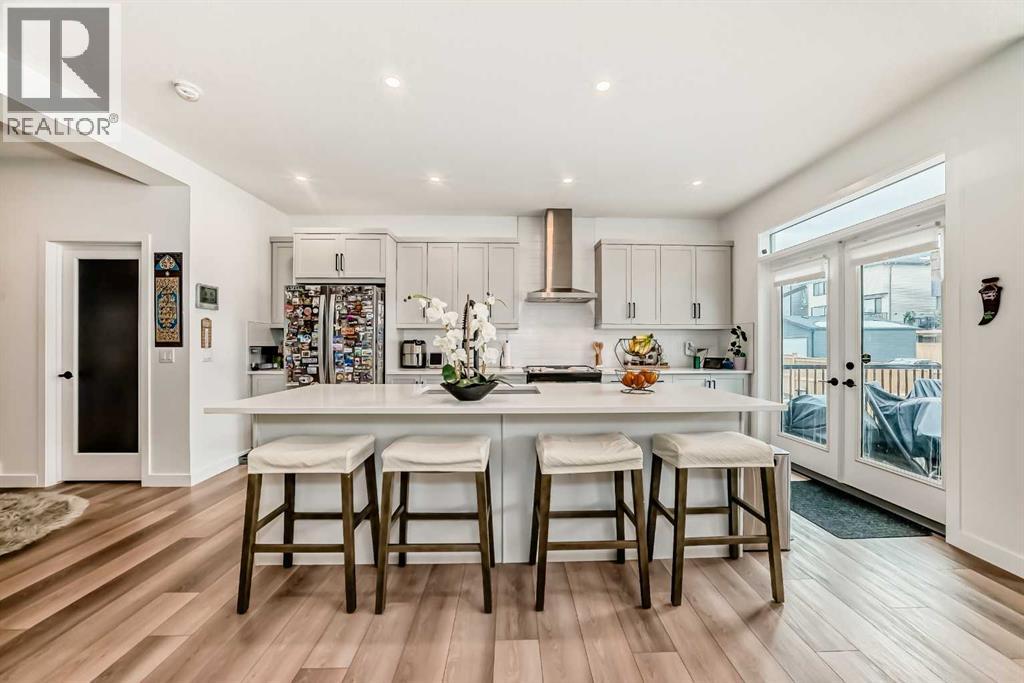 385 Edith Road NW - Image 2
