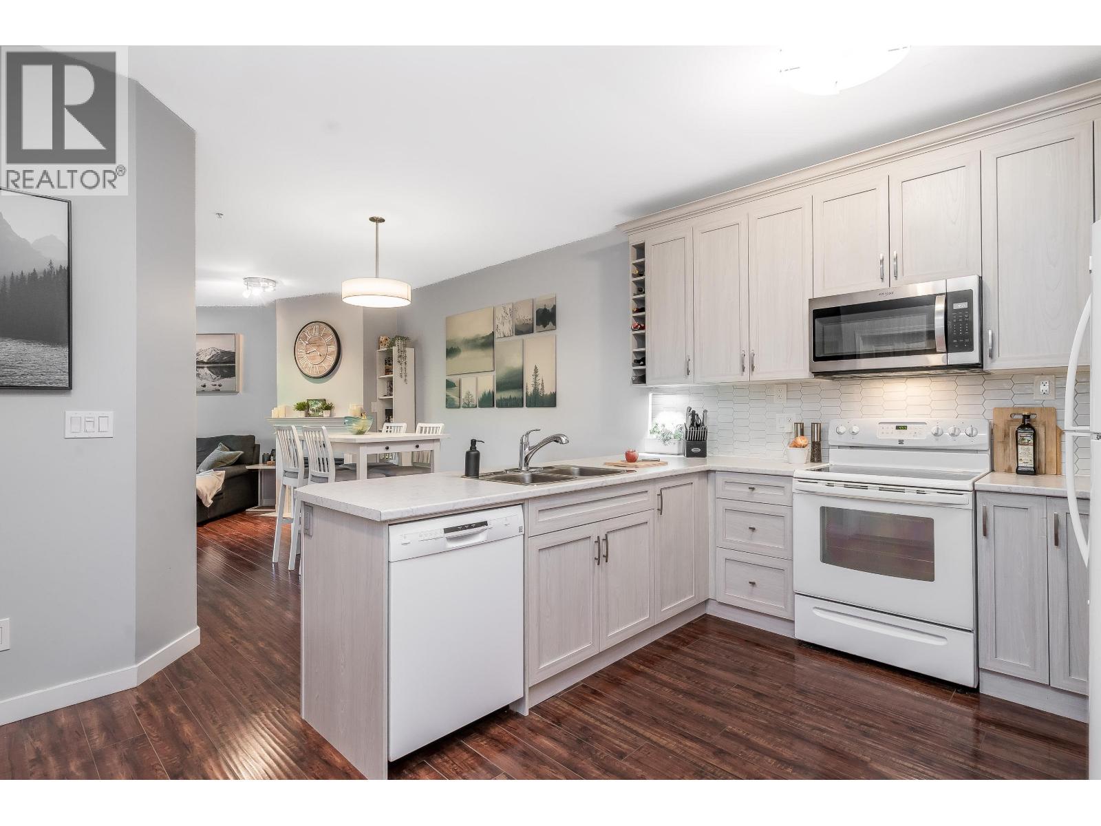 104 2109 ROWLAND STREET, Port Coquitlam