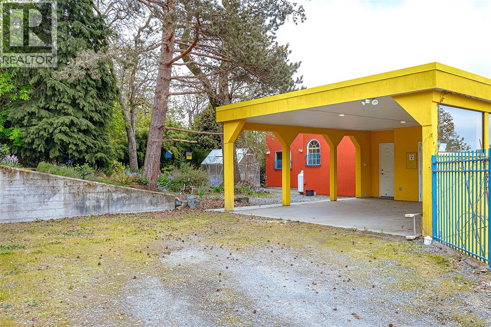  3711 Grange Road, Saanich