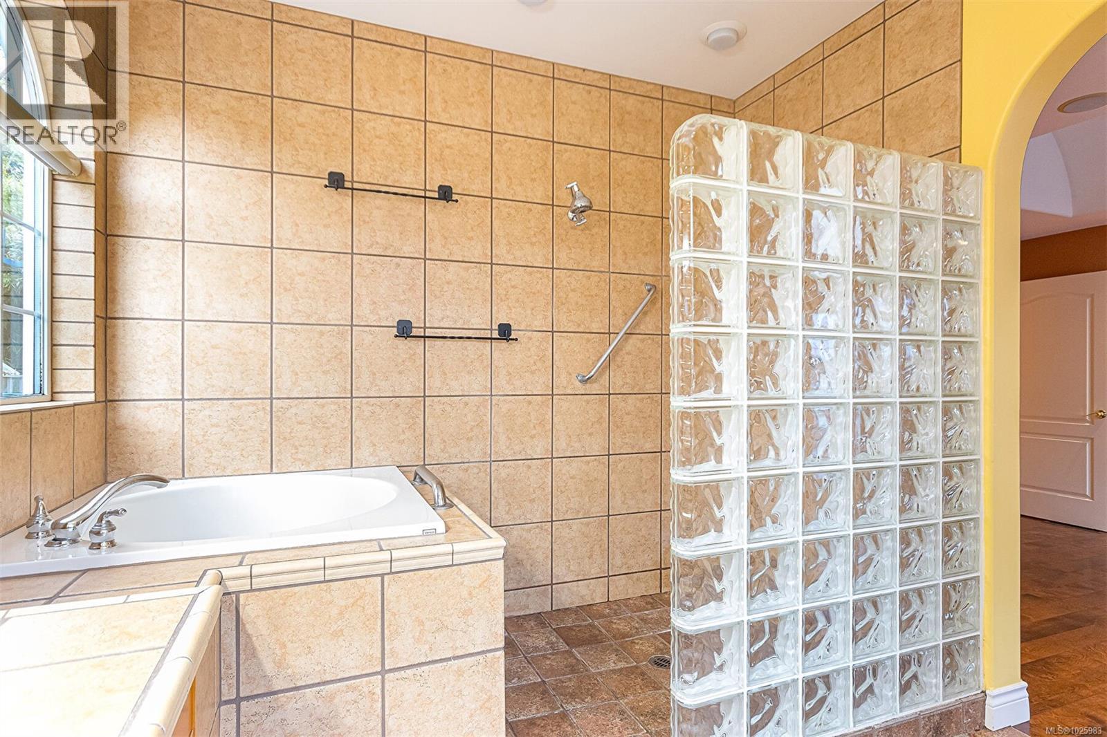  3711 Grange Road, Saanich