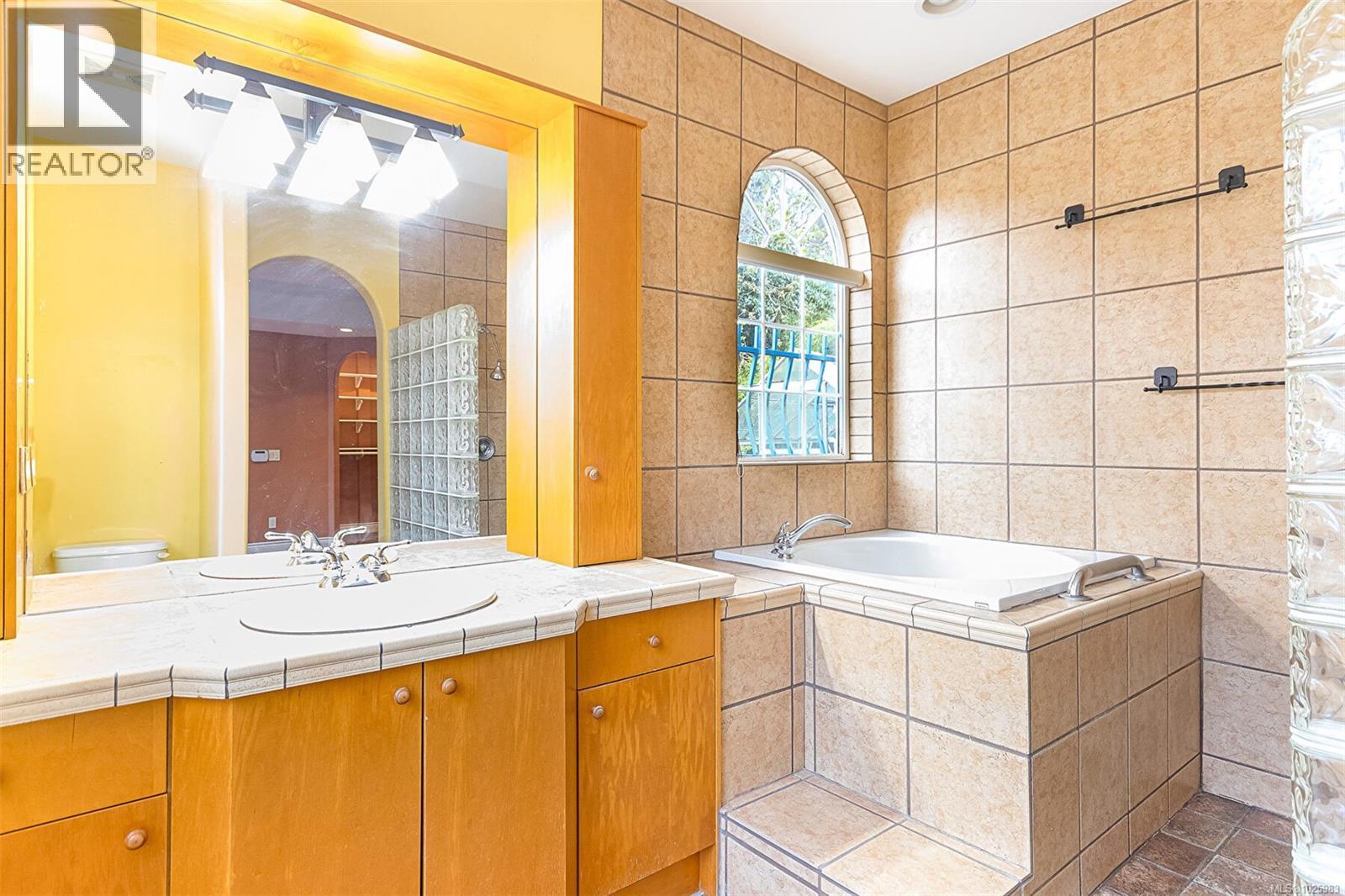  3711 Grange Road, Saanich