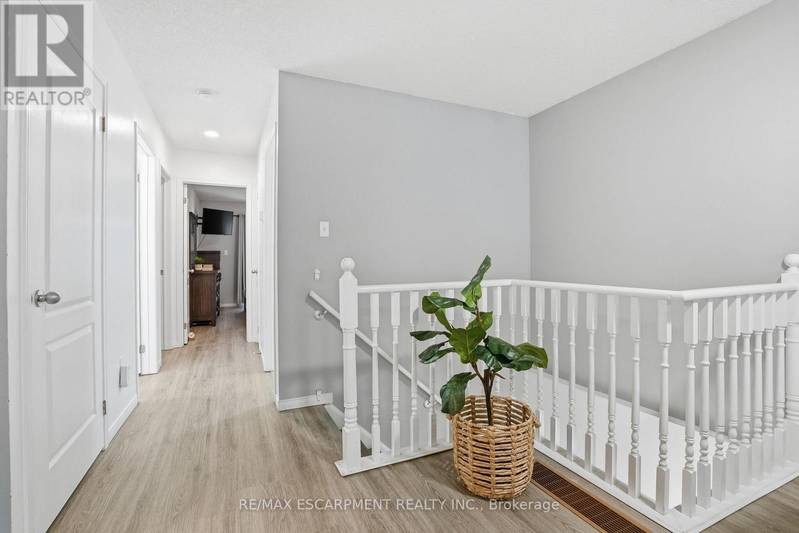 31 GALILEO BOULEVARD — photo 14