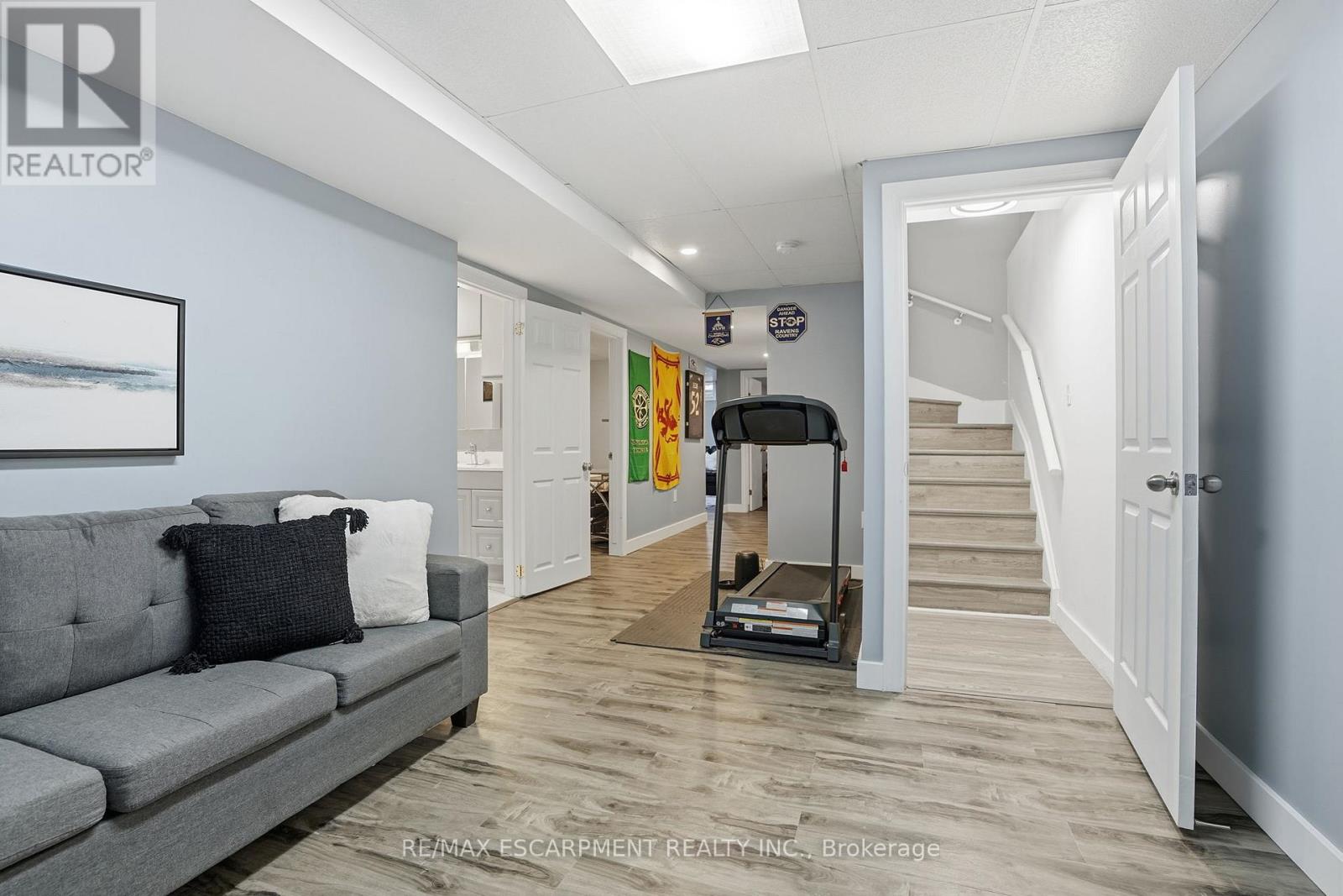 31 GALILEO BOULEVARD — photo 23