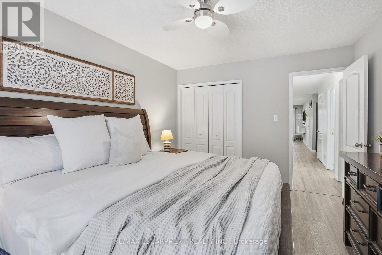 31 GALILEO BOULEVARD — photo 17