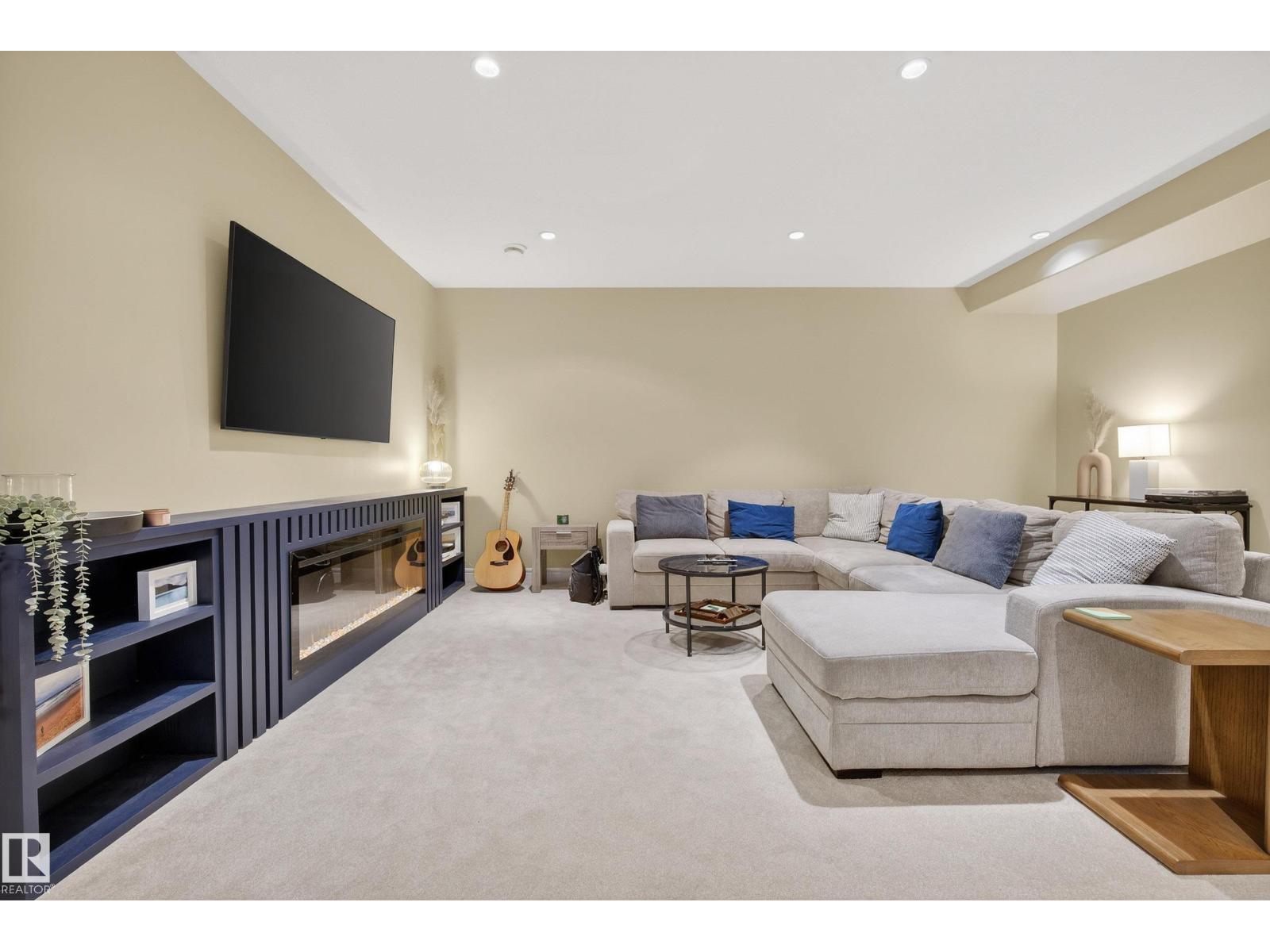 10209 90 ST NW, Edmonton