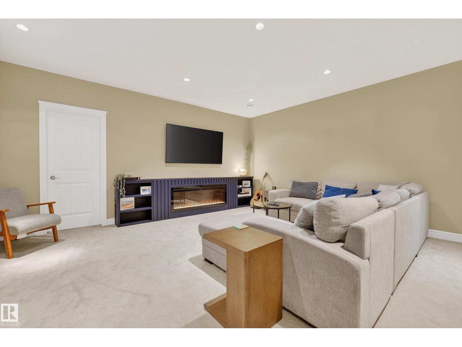 10209 90 ST NW, Edmonton