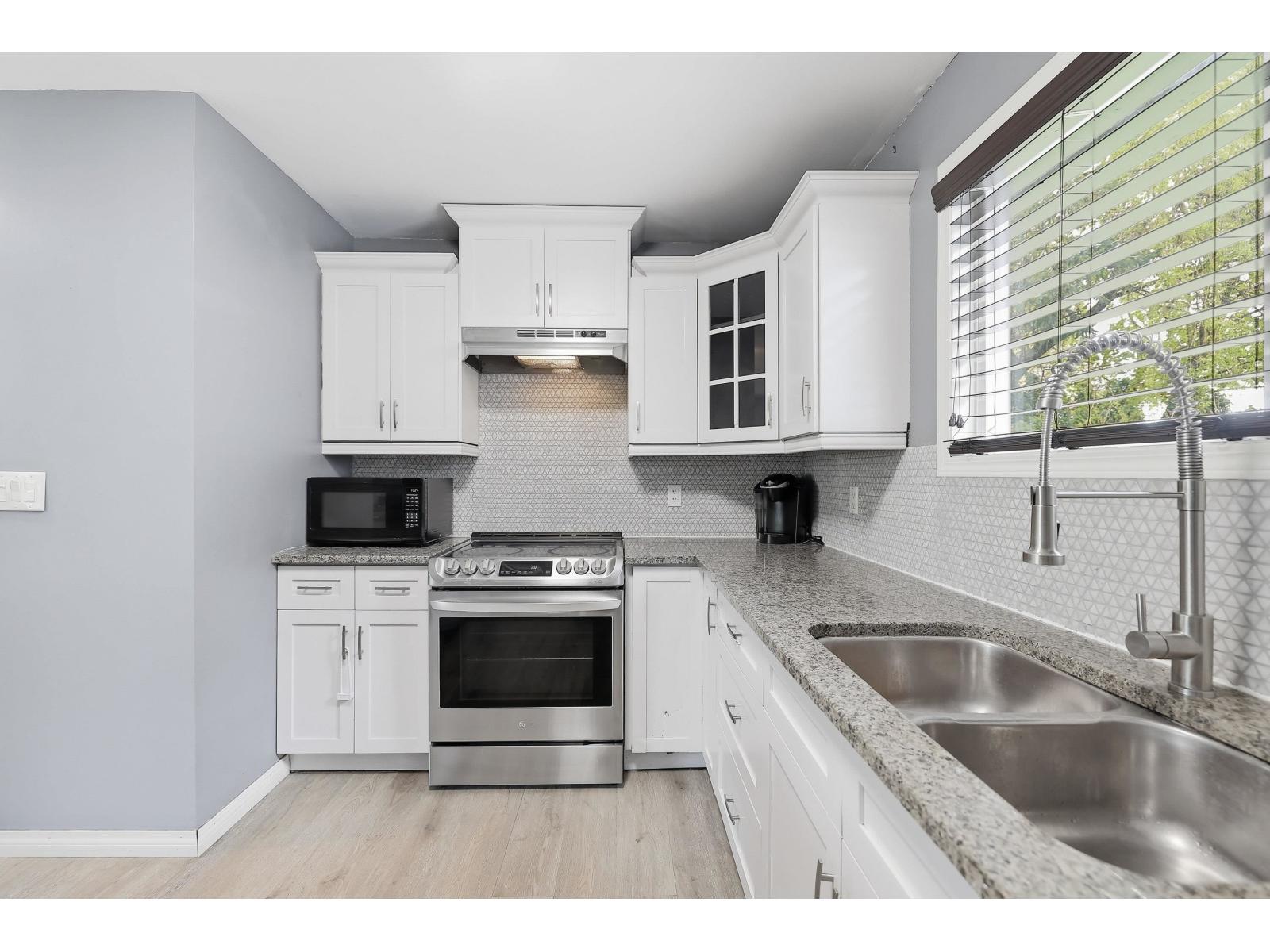 26744 33 AVENUE, Langley