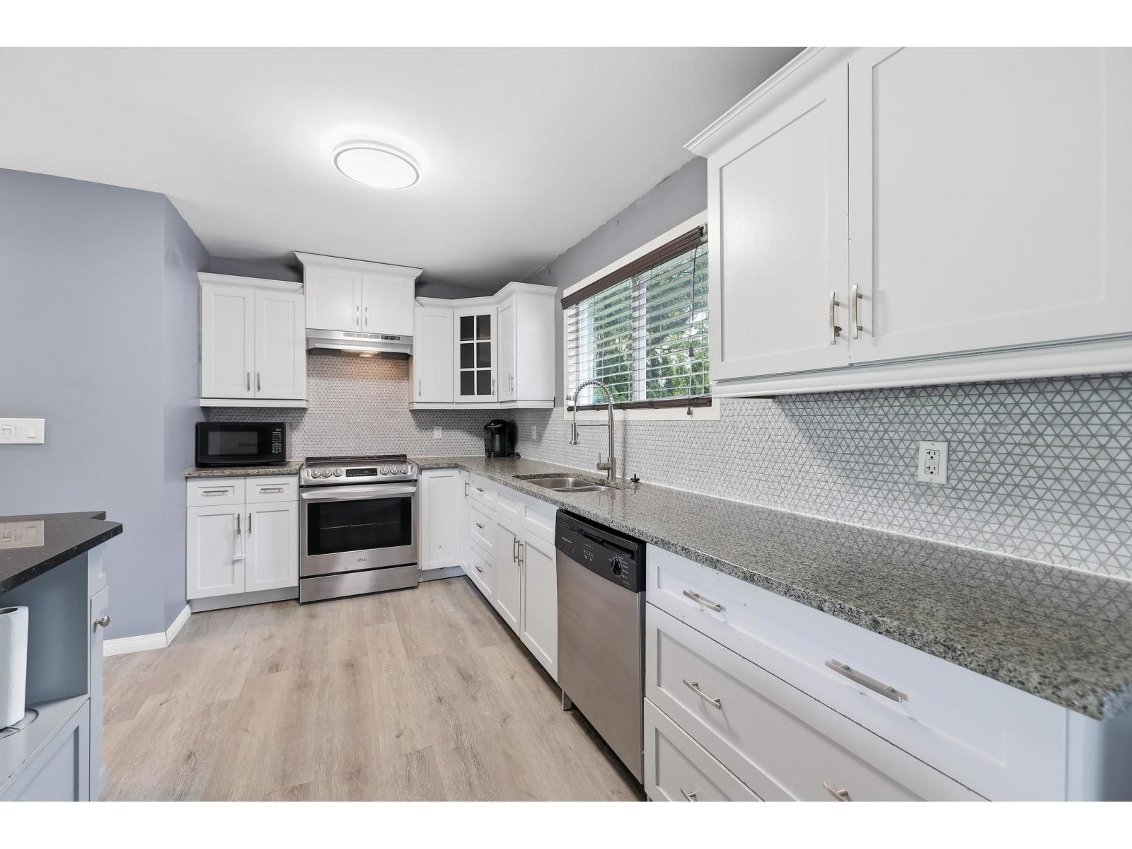 26744 33 AVENUE, Langley