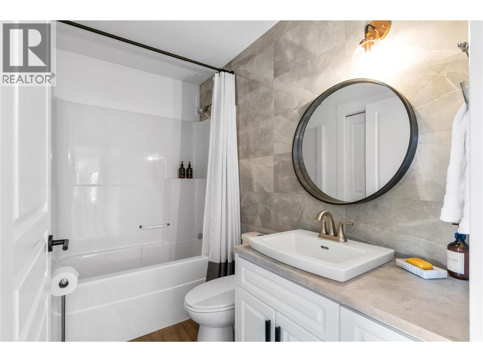  3061 18 Avenue Northeast, Salmon Arm