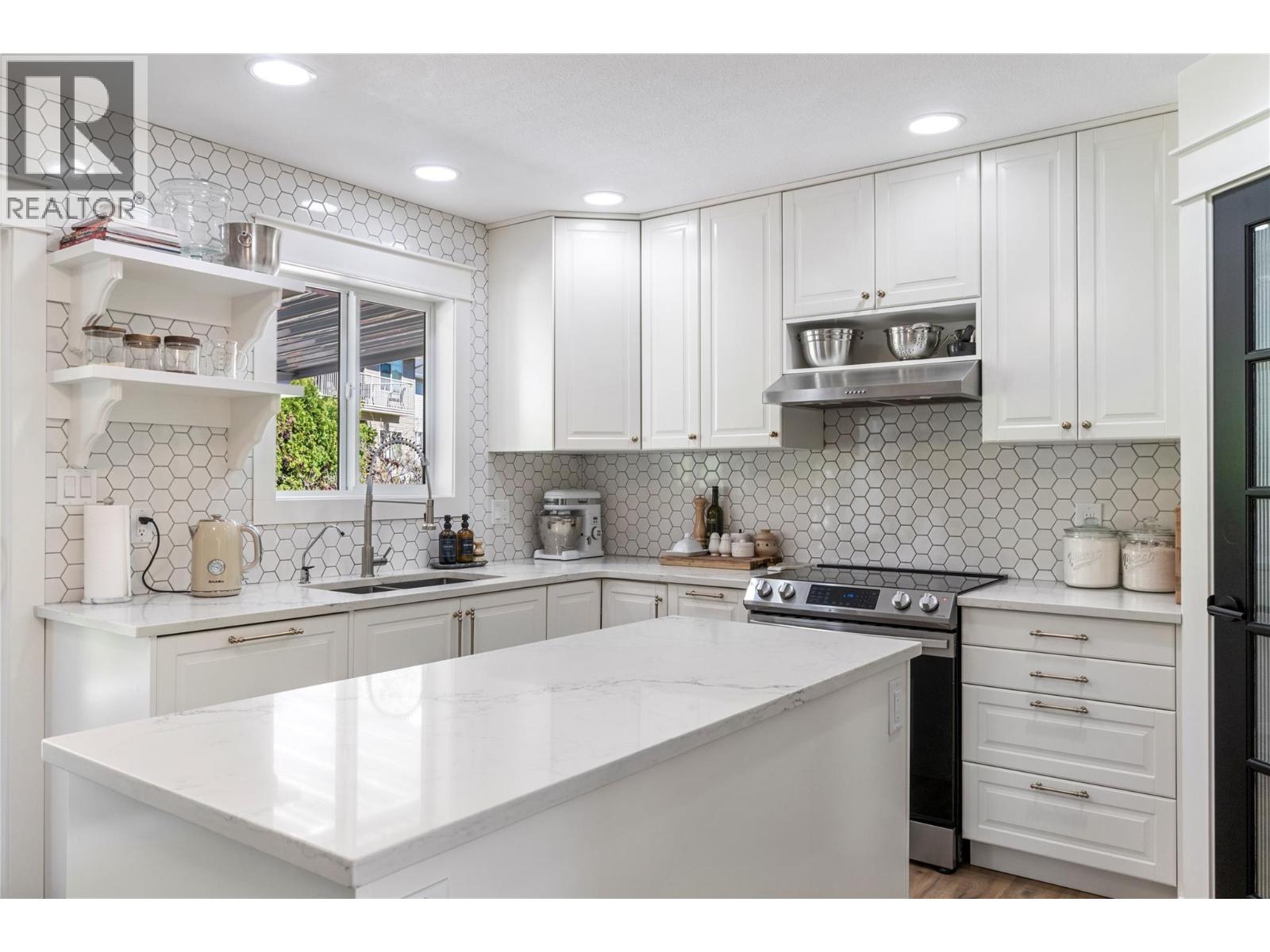  3061 18 Avenue Northeast, Salmon Arm