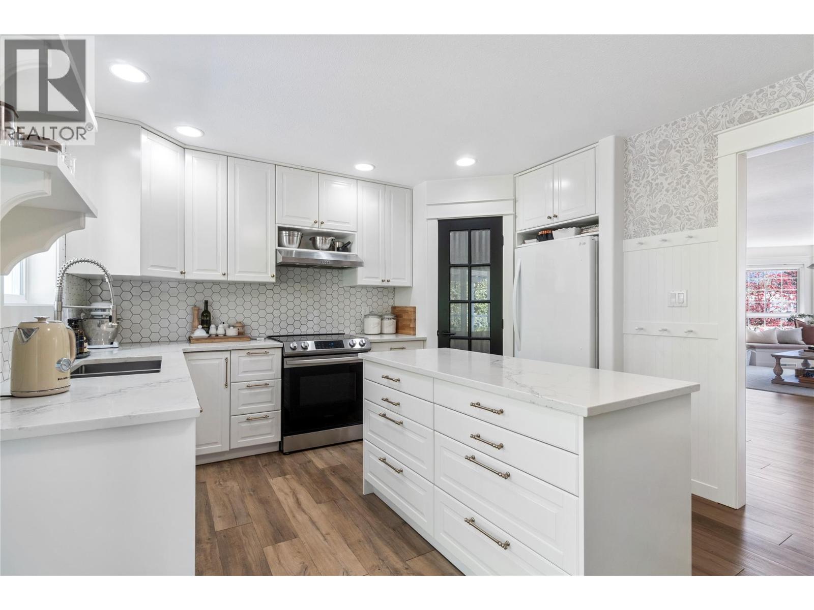  3061 18 Avenue Northeast, Salmon Arm