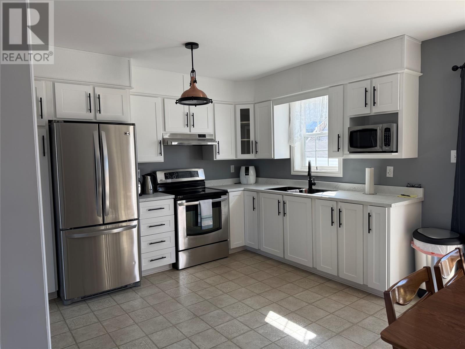 10 Dove Crescent - 9