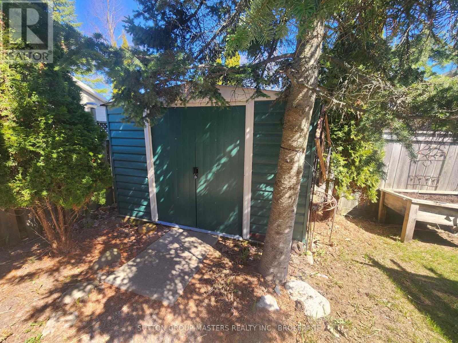 568 ROOSEVELT DRIVE - 48