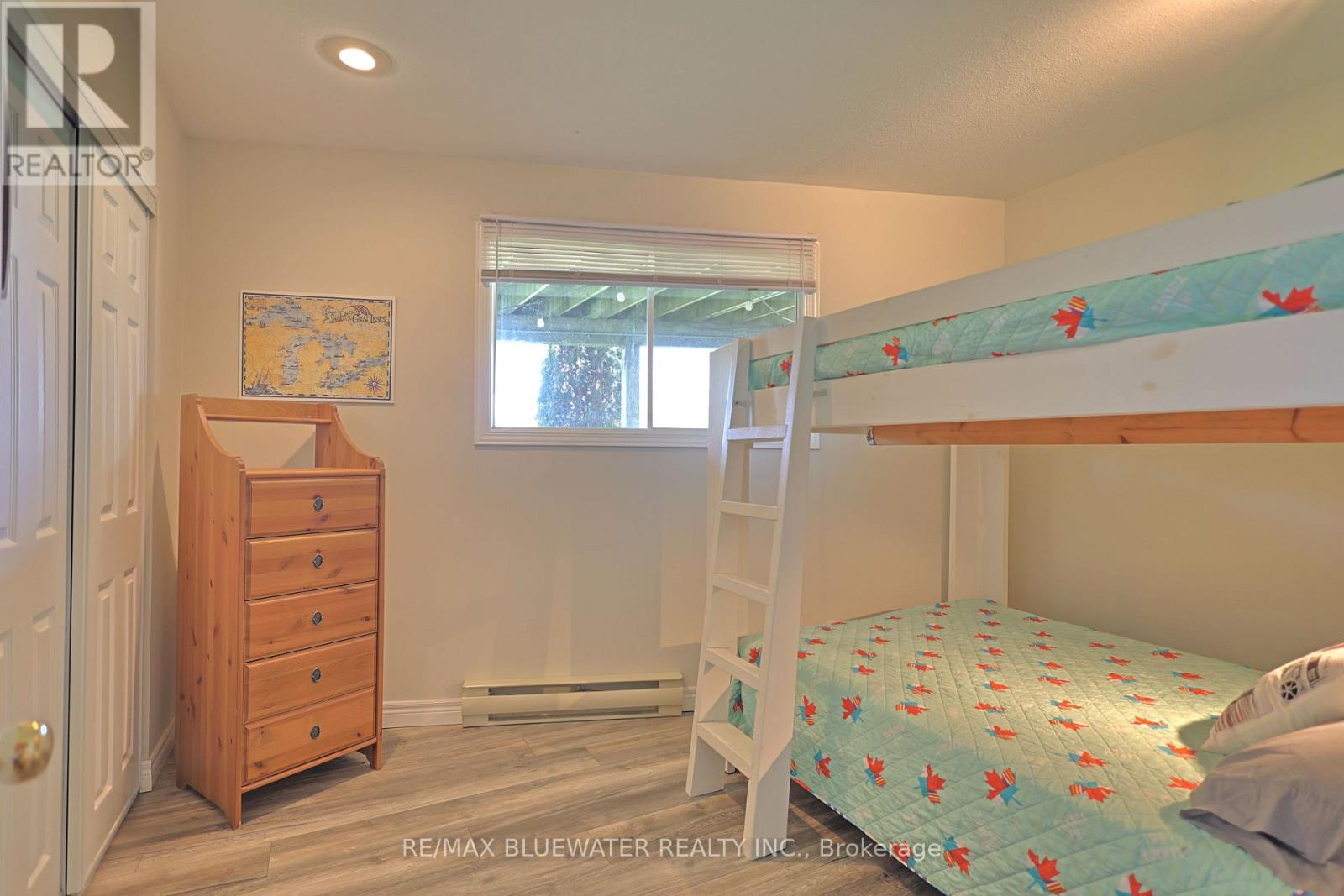 74156 BLUEHAVEN BEACH DRIVE - 33