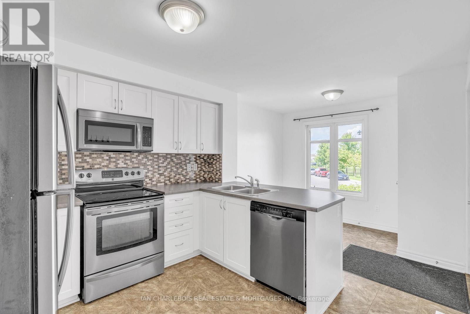 2 Bed, 3 Bath House for Rent in Ottawa – 10 – 2382 ESPRIT DRIVE, Ottawa – MLS# X13054094 - Image 18