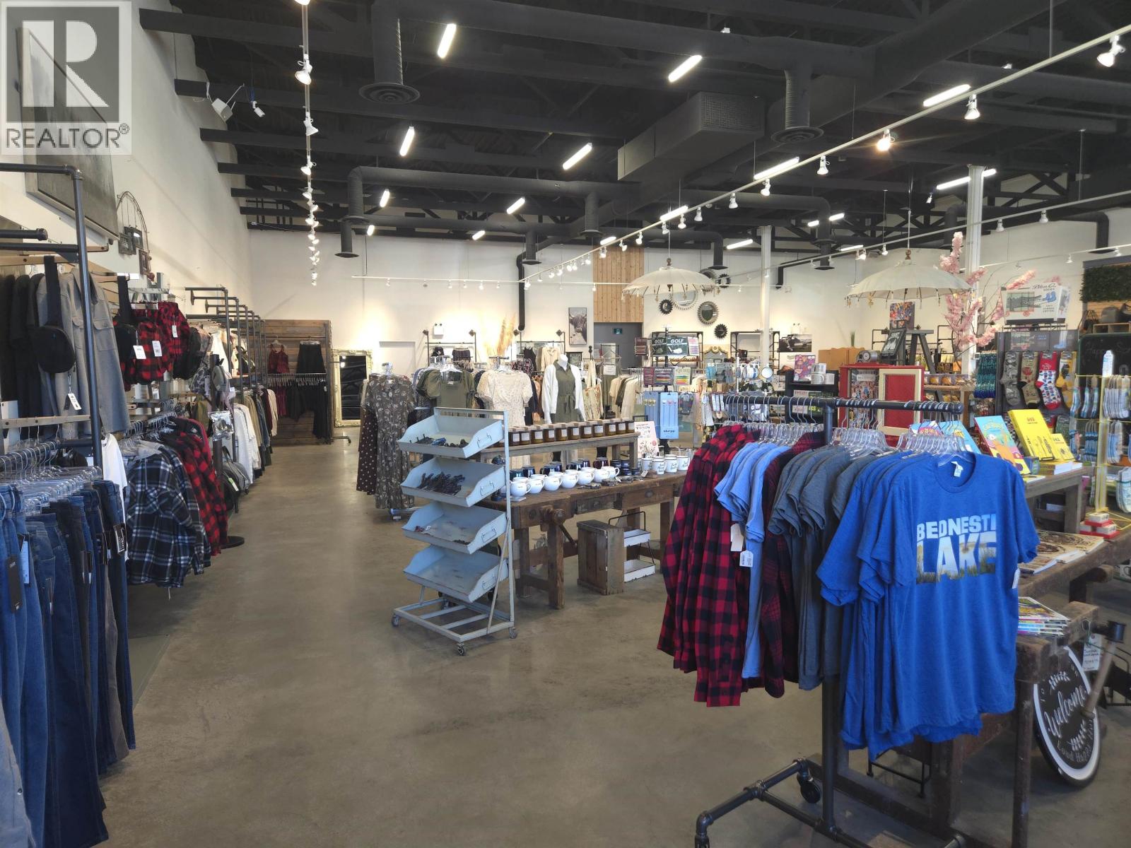 Photo 8 of 14 — 1245 3RD AVENUE · Prince George, BC