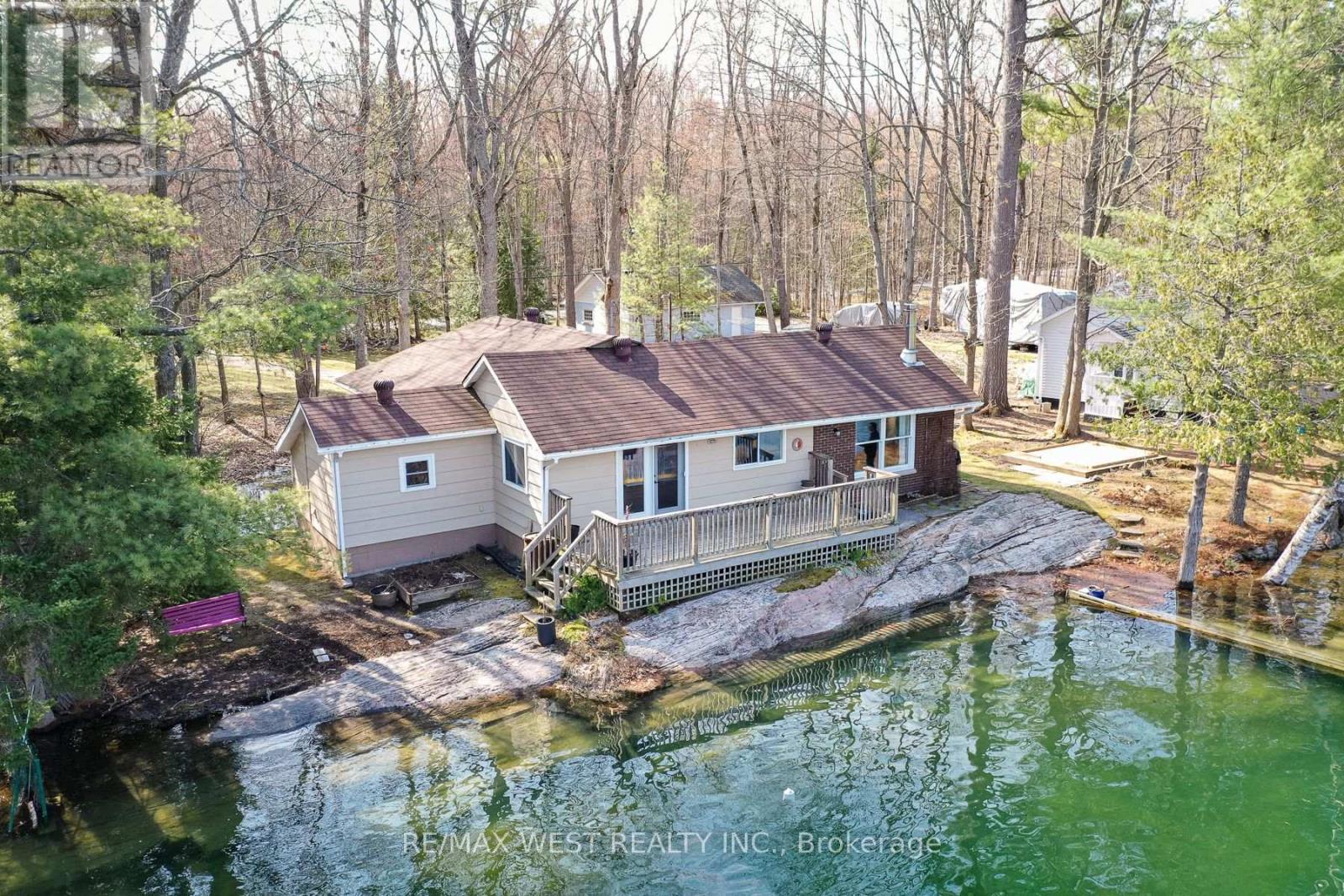 8060 OAKRIDGE DRIVE - photo 2