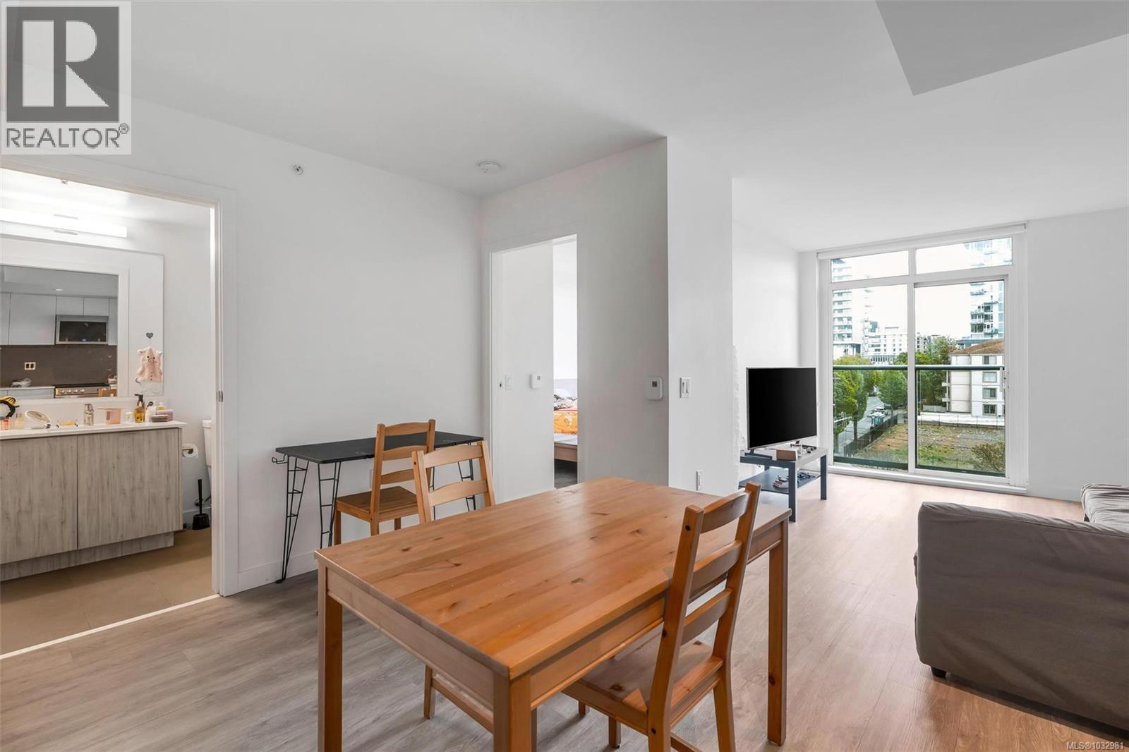 #503 845 Johnson St - 14