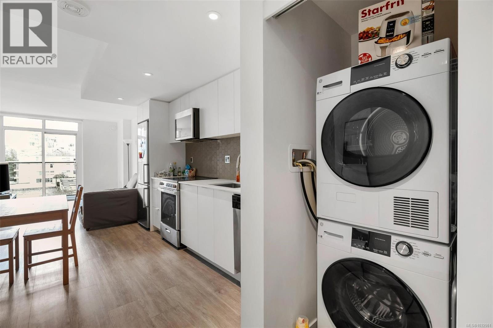 #503 845 Johnson St - 20