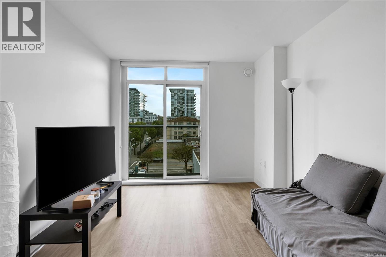 #503 845 Johnson St - 5