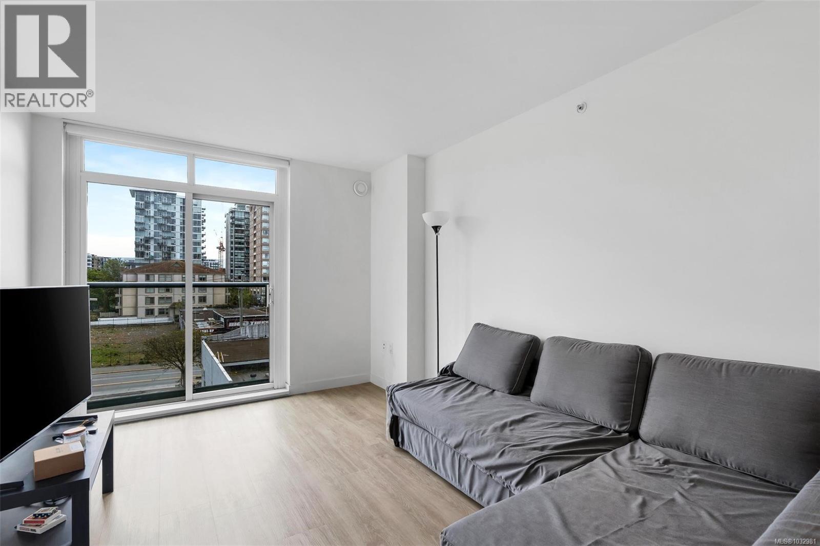 #503 845 Johnson St - 6