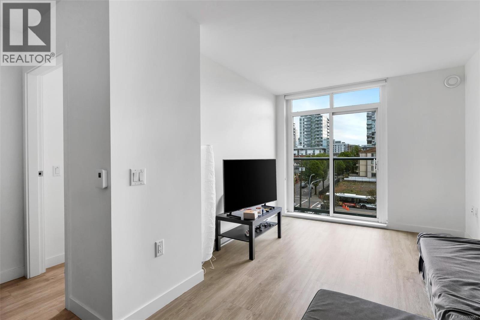 #503 845 Johnson St - 7